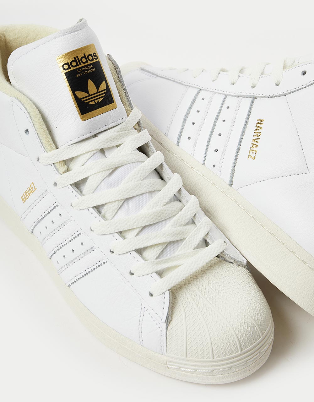 Chaussures de skate adidas x Sam Narvaez Pro Model ADV - Blanc/Blanc/Jaune facile