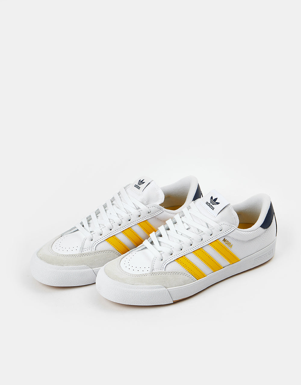 Scarpe da skate adidas Nora - Bianco/Oro audace/Blu navy collegiale