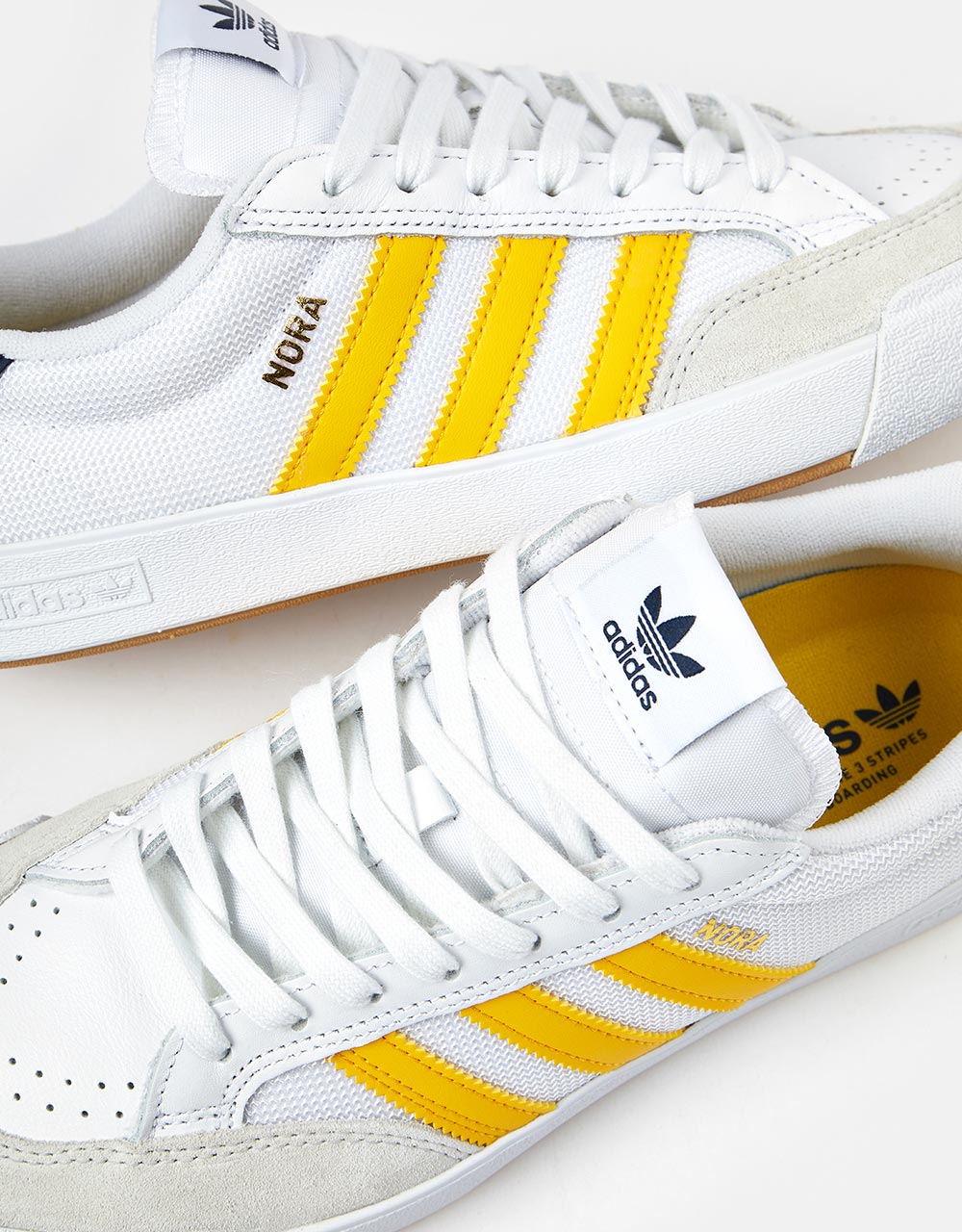 adidas Nora Skateschuhe – Weiß/Bold Gold/Collegiate Navy