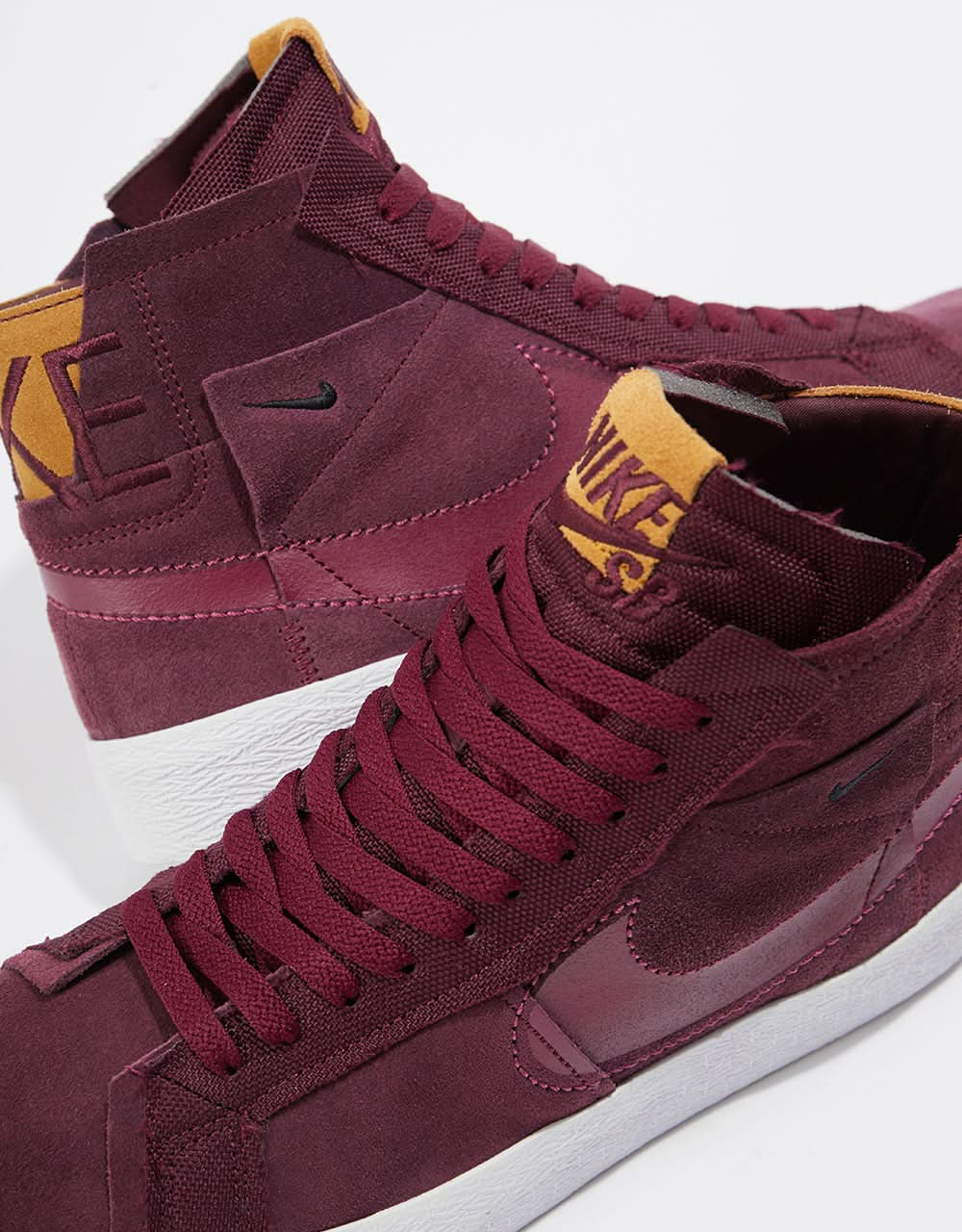 Nike SB Zoom Blazer Mid Premium Skateschuhe – Nachtkastanienbraun/Rosewood-Nachtkastanienbraun-Weiß