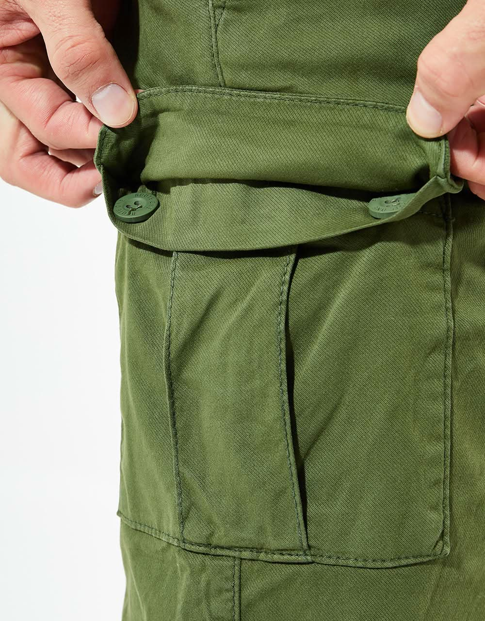 Route One Slim Cargo-Shorts – Olivgrün